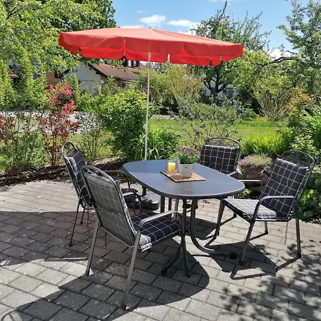 70m²- Mit Terrasse *