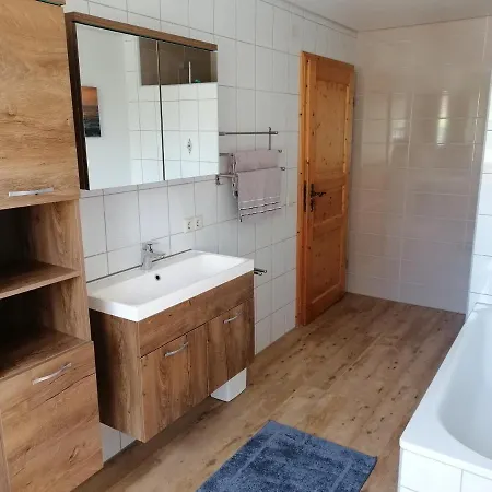 70m²- Mit Terrasse